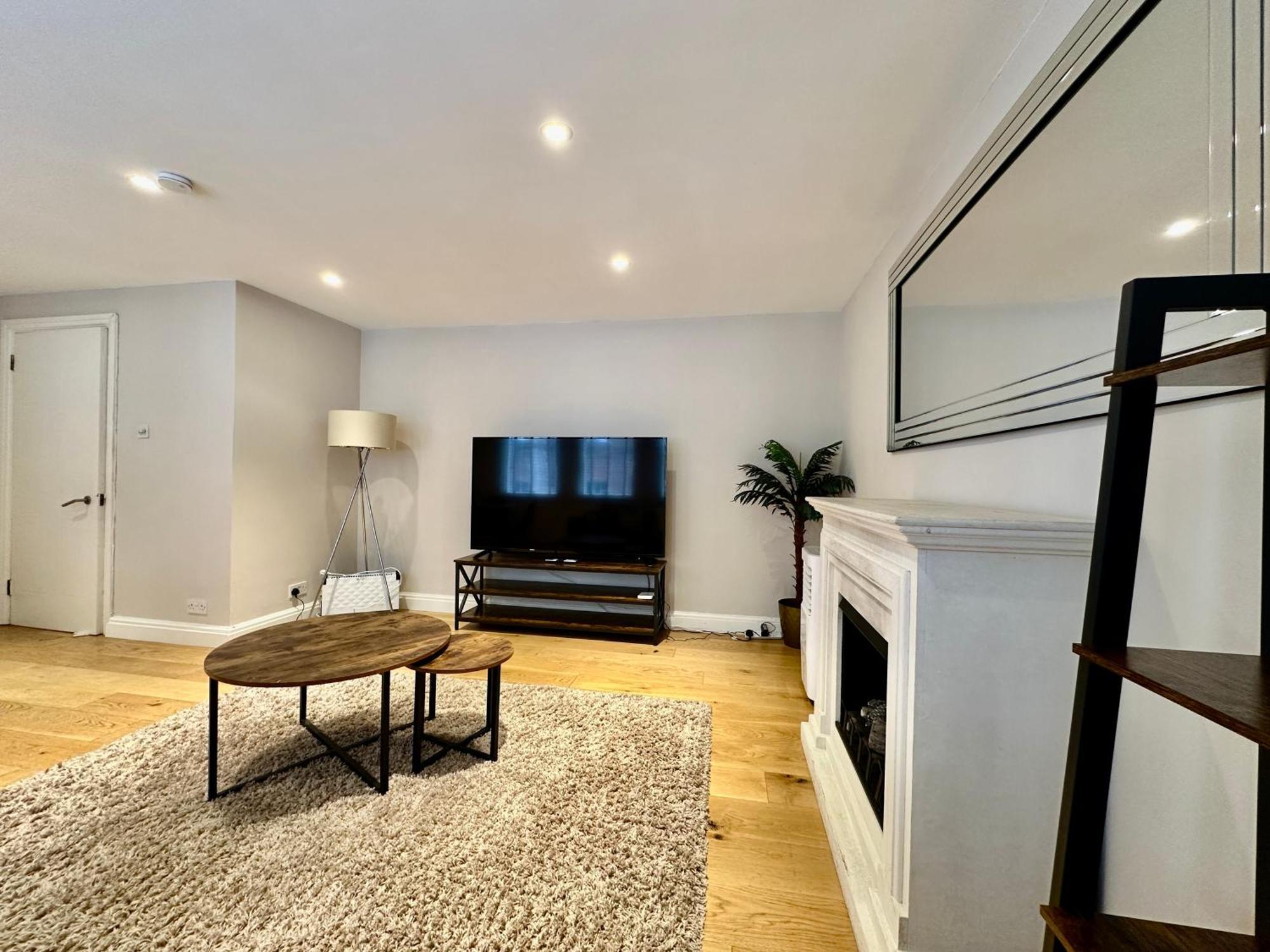 Kensington 2bed Stucco Bright Large High Ceilings - Luxurylondonstays Londra