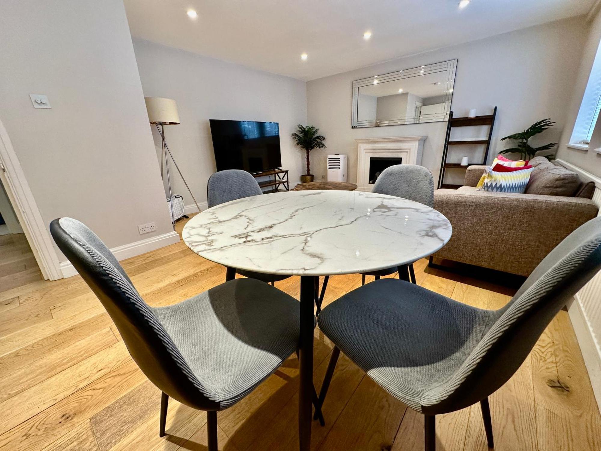 Kensington 2bed Stucco Bright Large High Ceilings - Luxurylondonstays * Londra